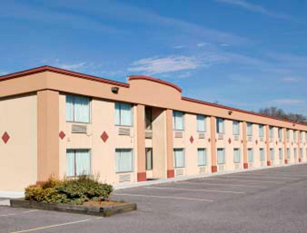 Express Inn Harrisburg South New Cumberland Exterior photo